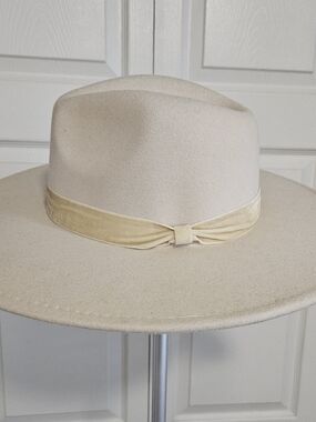 Wide Brim Cream Felt Fedora Hat with Velvet Band